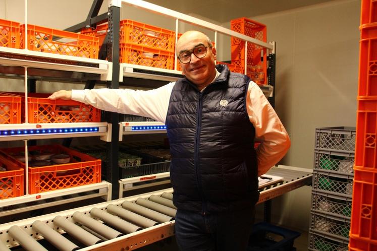 Les meubles connectés utilisés par "Clémence et Antonin" fonctionnent selon un principe de guidage inspiré des méthodes de logistique d'Amazon.