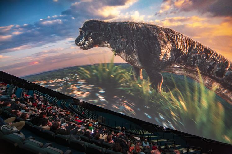 C'est un T.Rex qui s'invite désormais sur le grand écran du pavillon Omnimax.