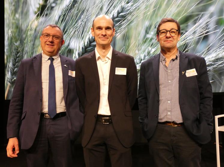 "Malgré les difficultés rencontrées, le blé dur reste une valeur sûre et la filière a des atouts", assure Frédéric Gond (à droite sur la photo, aux côtés de Benoît Piétrement (Intercéréales) et Matthieu Killmayer (Arvalis)).