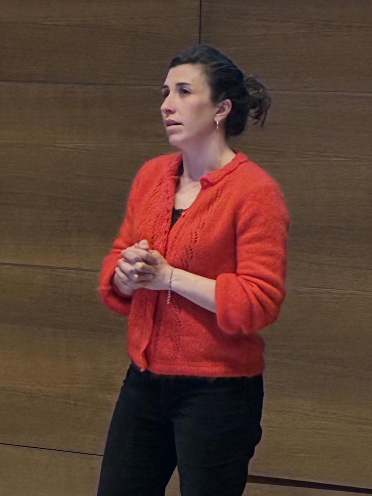 Élodie Roumegou est technicienne, chargée d'étude en agroforesterie chez Prom'Haies Nouvelle-Aquitaine. Elle est la référente régionale Label Haie.