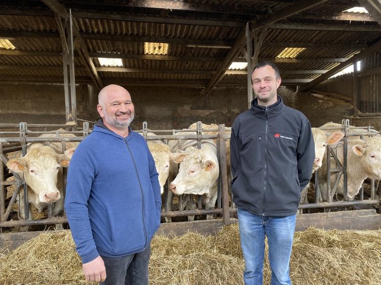 Guillaume Soullard et Thomas Pipet, associés du Gaec Corbin.