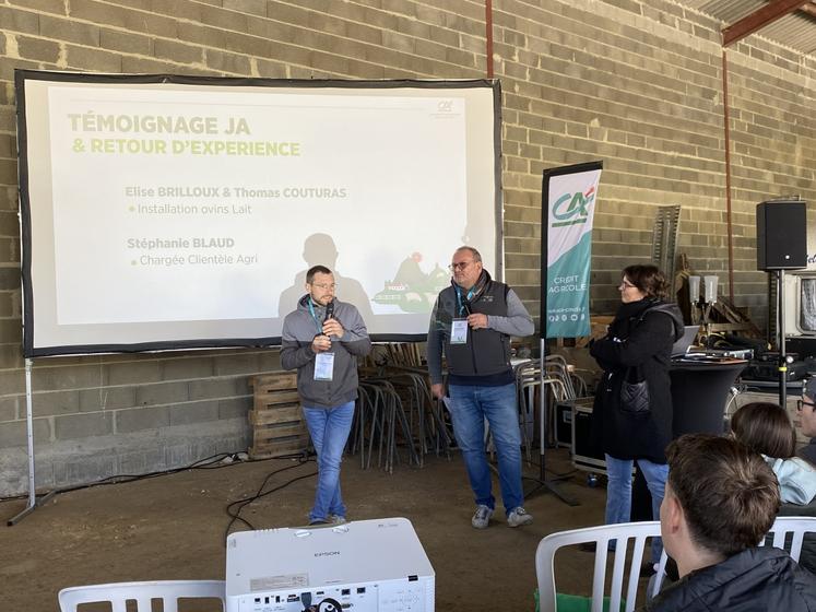 Thomas Couturas, tout récent installé en brebis laitières à Saint-Christophe-sur-Roc, avec Patrice Brosset, référent Installation CA.