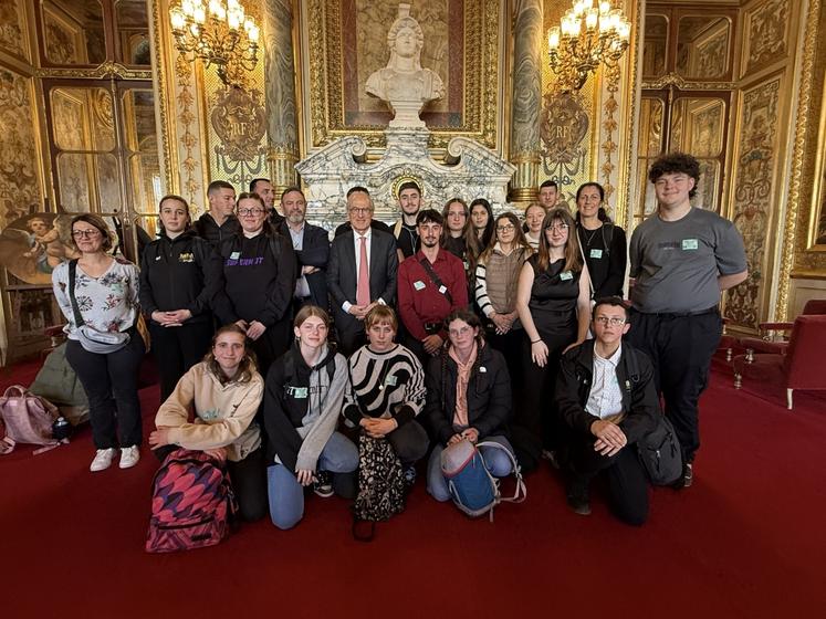 Des élèves de la MFR de La Péruse ont visité le Sénat, mardi 24 février 2026 à Paris.