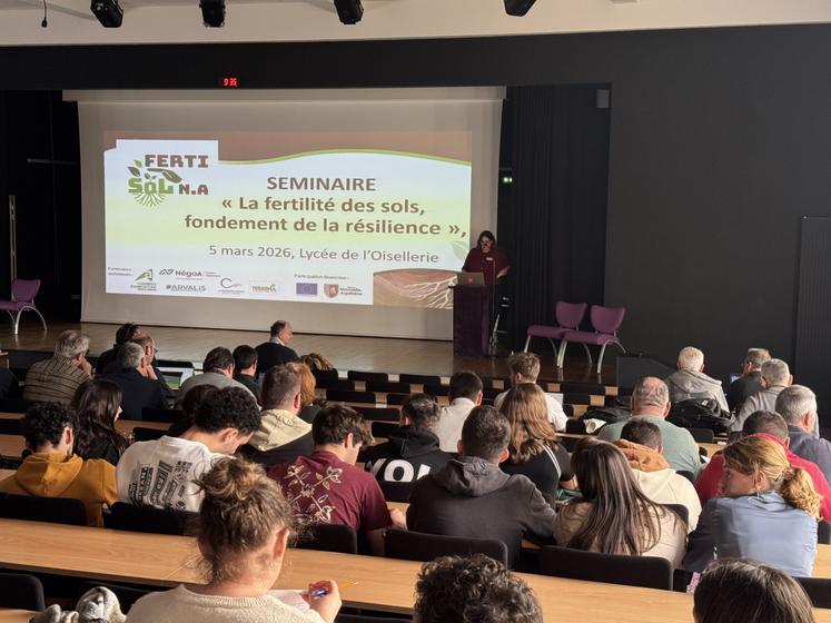 Intervention de Laetitia Seguinot, de la Chambre d'agriculture de Nouvelle-Aquitaine, lors de la journée technique.
