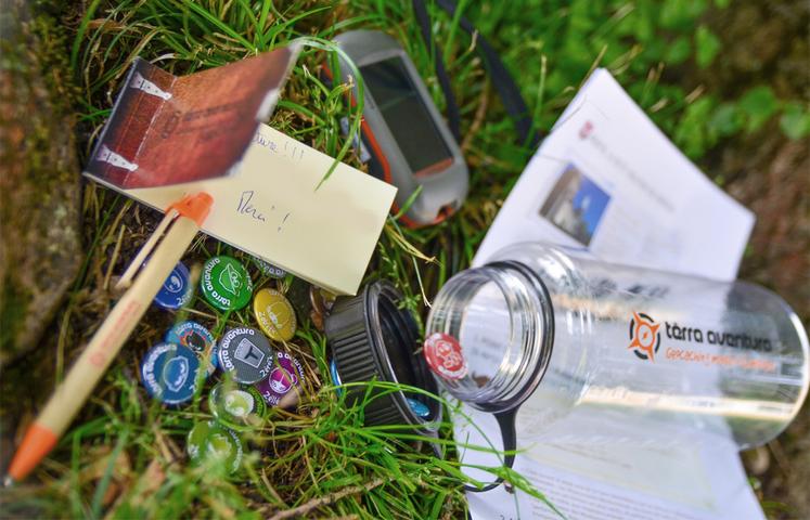 Les trésors de Tèrra Aventura sont constitués d'une gourde contenant des badges à collectionner à l'effigie d'un Poï'Z, ainsi qu'un carnet pour laisser un souvenir de son passage.