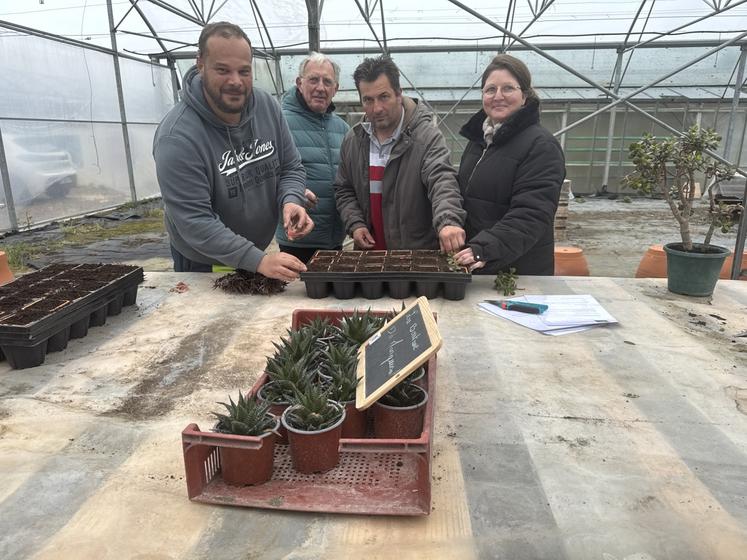 Les Jardins du Marquisat (Domaine Duquerroy) ont un projet de tiers-lieu à vocation agricole, nourricière et sociale, implantée à Châteauneuf-sur-Charente.