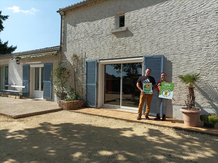 Héléna et Christophe Chatri ont ouvert leur gîte La longère de Bellevue en 2024.