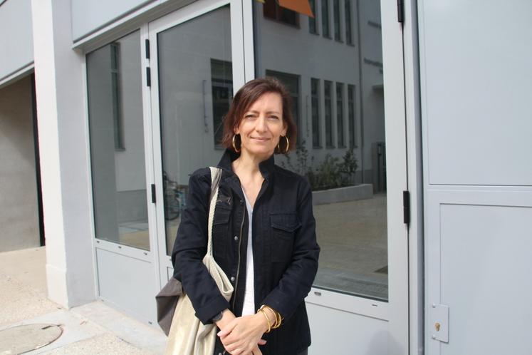 " Je voulais proposer une alternative concrète et sensibiliser les gens sur leur manière de consommer ", confie Émilie.