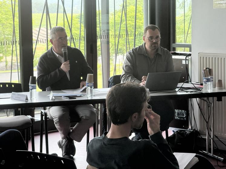 Pascal Guilloton, président, lors de l'assemblée générale du syndicat des producteurs de pineau des Charentes à Archiac le mercredi 6 mai 2026.