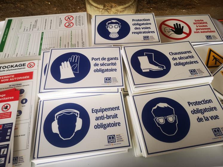 Les exploitations agricoles ont l'obligation d'afficher les consignes de sécurité dès qu'elles comptent au moins un salarié.
