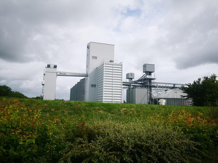 Le silo de Cavac à Cerizay comprend désormais 17 cellules pour une capacité de stockage portée à 30 000 tonnes.