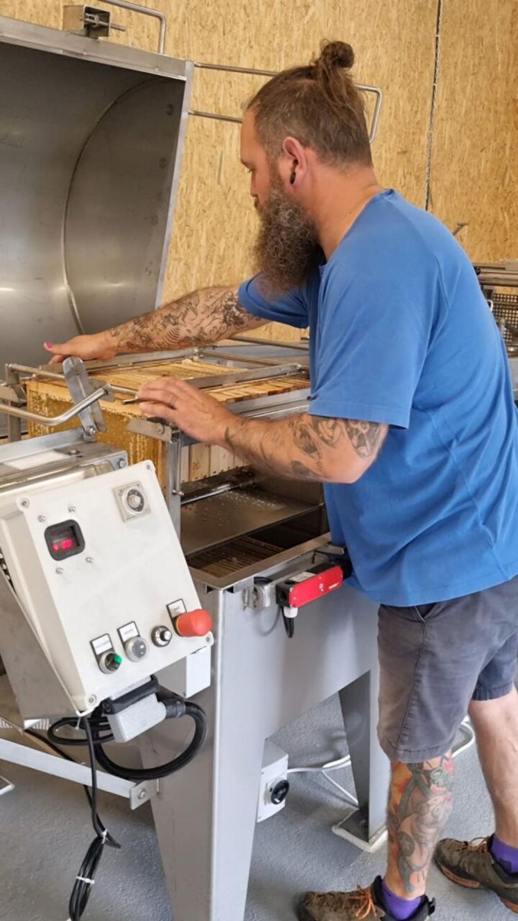 Le couple a investi dans une chaîne d'extraction neuve.