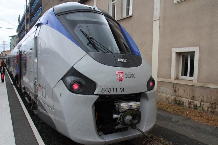 " Le TER sera toujours moins cher que la voiture", insistent les élus de la Région Nouvelle-Aquitaine.