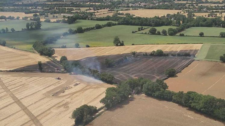 Feu de parcelle agricole à Augé, le 1er juillet, où 6 ha ont brûlé, et 15 ont été préservés.