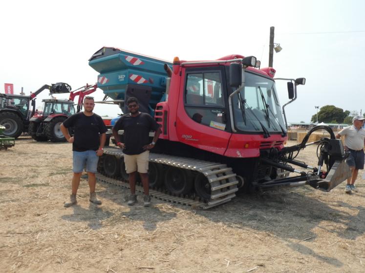 ou cette dameuse transformée pour les travaux agricoles de la SARL CVETA.