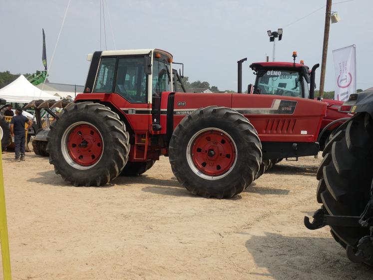 ...mais aussi des appareils atypiques, comme ce tracteur "Snoopy" appartenant à Jean-Michel Dureau...