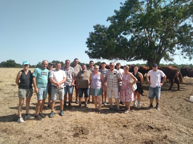Comme chaque année, le syndicat charolais 17 a visité d'autres exploitations d'élevage. 
