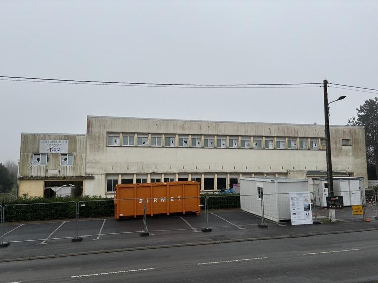 L'ancien CFA de Civray, ici avant sa déconstruction.