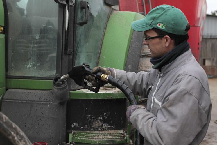 Les agriculteurs peuvent bénéficier d'un remboursement de 15 centimes par litre de GNR, mais doivent en faire la demande.