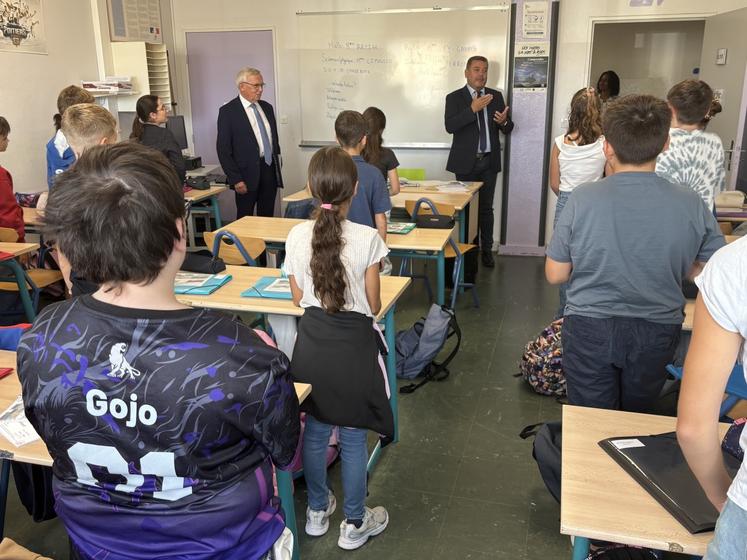 Les élus du Département ont visité trois établissements mardi dernier, dont le collège Arsène Lambert à Lencloître.