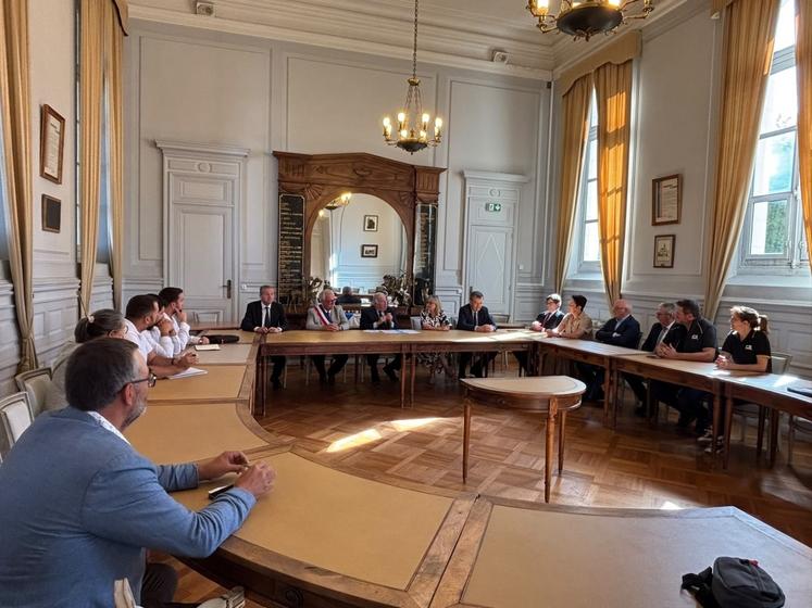 Les syndicats agricoles ont été reçus à la mairie de Loudun.