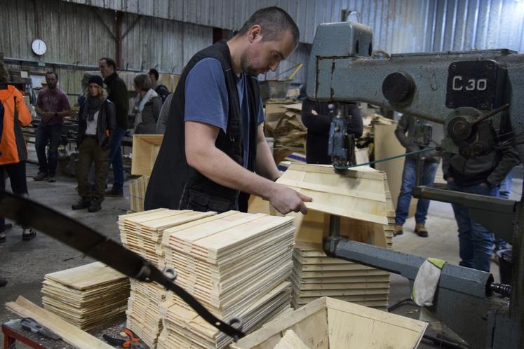 Tesseron Emballages fabrique exclusivement différents modèles de bourriches d'huîtres pour Marennes-Oléron.