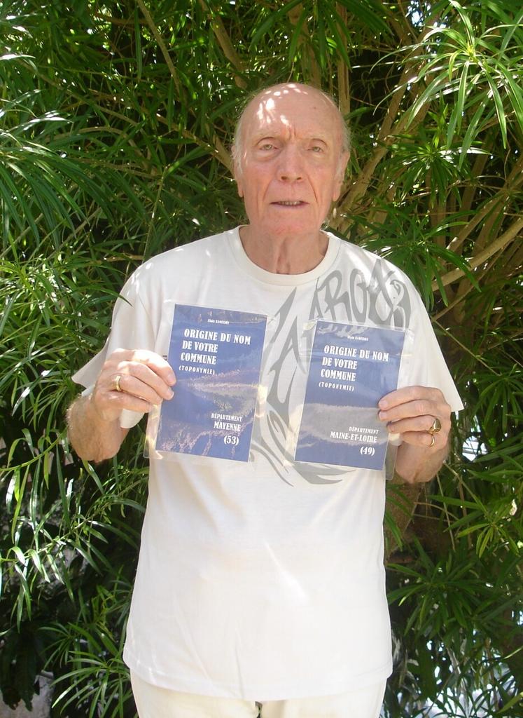 Alain Baousson a publié un livre pour chacun des 94 départements.