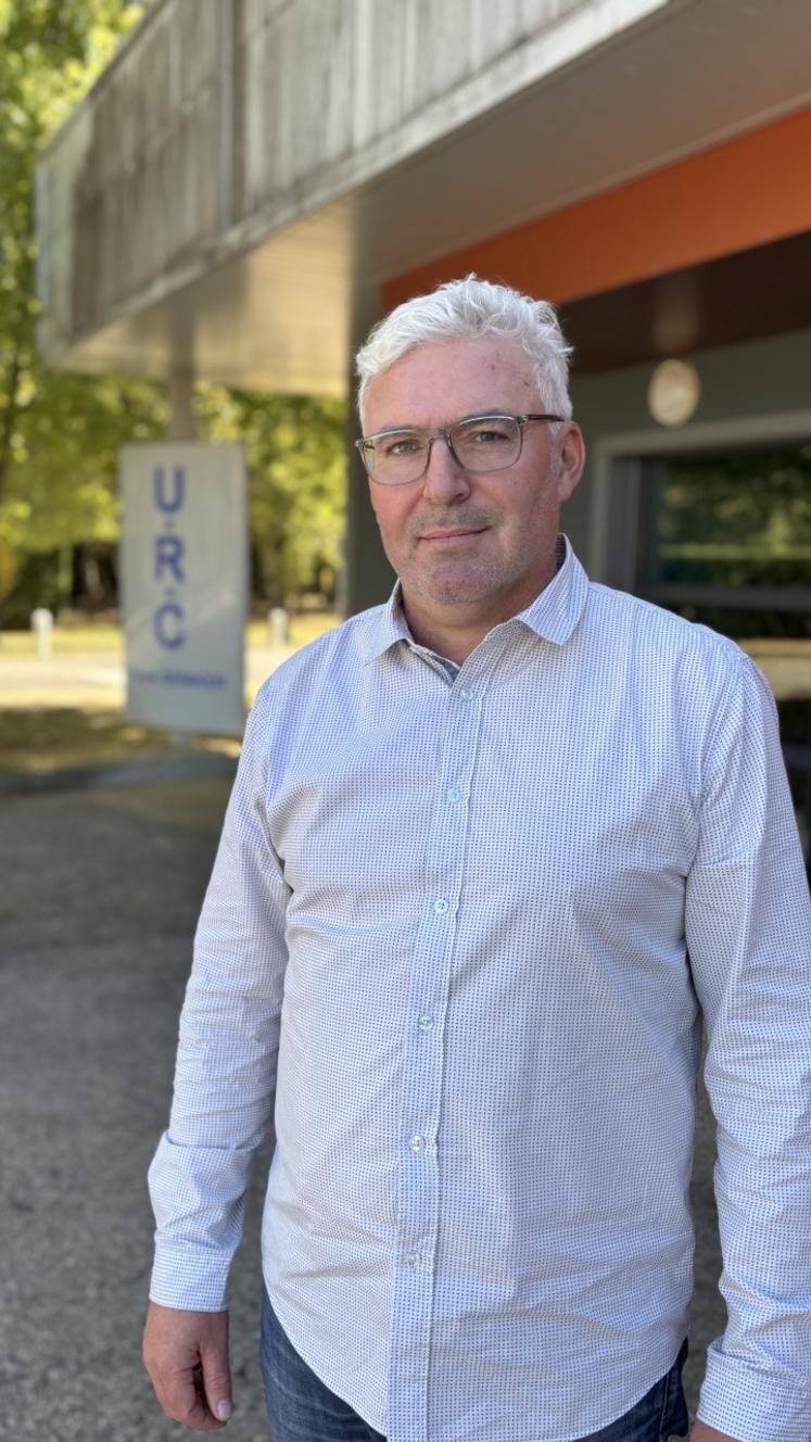 " Les pesticides ne sont pas la seule cause du mal-être agricole, mais ils créent une vulnérabilité biologique supplémentaire face au stress", explique Armand Chatard.