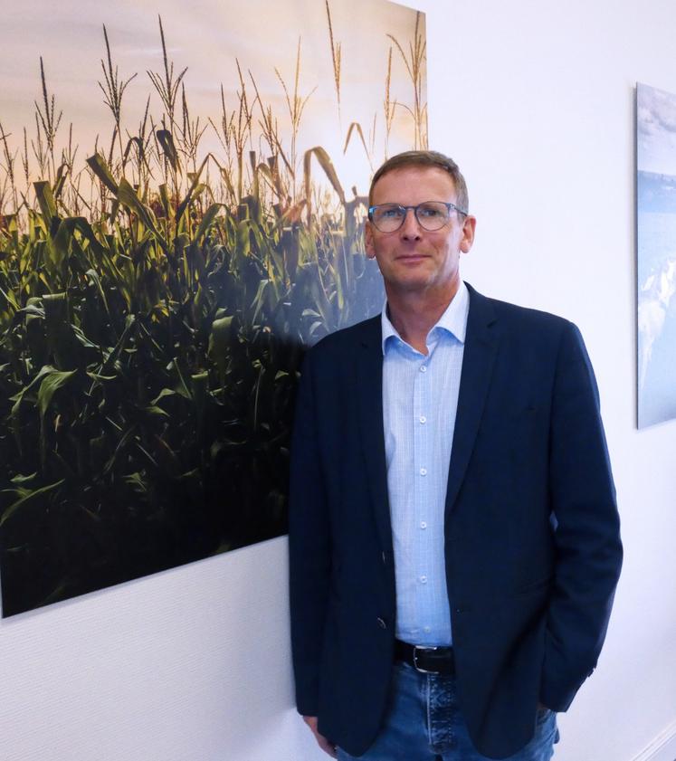 "Nous allons évaluer l'innocuité de la diminution de la part de maïs dans la ration hors pâturage sur le produit fini", annonce Laurent Chupin, directeur du Syndicat des laiteries.
