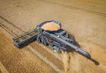 La nouvelle Moissonneuse-batteuse Ideal d’Agco embarque 52 capteurs analysant le flux de récolte et les pertes.