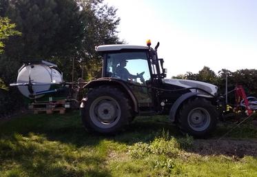 Le semis des couverts le 24 septembre 2021, à Cozes.