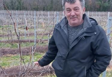 Laurent Cuisnier, viticulteur à Gémozac, membre d’un groupe MiVigne participera, le 12 mai à la journée technique sur le dépérissement de la vigne. 