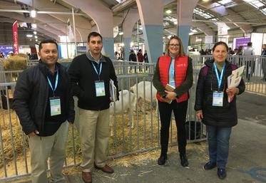 Une partie de la délégation chilienne venue chercher appui technique et stratégique, avec la coordinatrice d'Interco Christine Petcastaingts (en rouge).