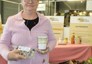 Raymonde Melin et ses œufs de cailles en barquette ou en bocaux