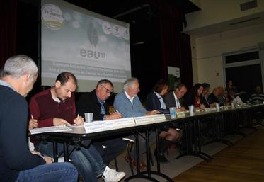 La signature du 3ème contrat territorial Re-Sources a eu lieu, vendredi 8 novembre, à Landrais.