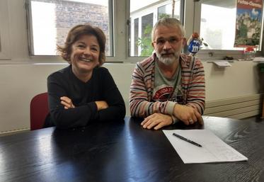 Laëtitia Plumat, élue de la Chambre d'agriculture de la Charente, et Martial Pouzet, responsable de l’équipe installation transmission, constatent une augmentation d’installations que l’on jugeait jusqu’alors comme marginales : maraîchage, bio, volailles…