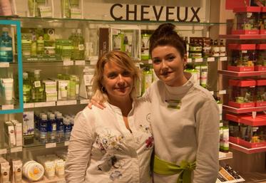 Jessica Debong (à droite) participera à la finale nationale 
des Olympiades des Métiers dans sa catégorie.