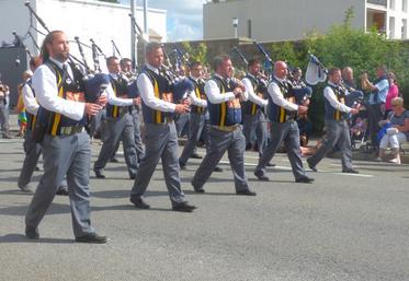 La Bretagne sera représentée par sa gastronomie mais aussi par sa culture. Ici, un bagad défilant au festival interceltique de Lorient en 2013.