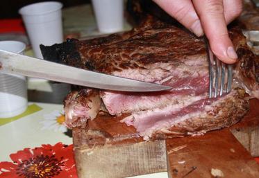 En 2013, les adultes consommaient 1 kg de produits carnés. 