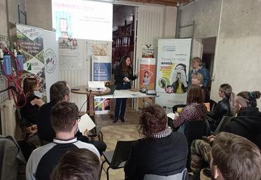 Le contrat engagement jeune et les métiers viticoles ont été présentés sur l’exploitation viticole d’Anne Bégouin. 