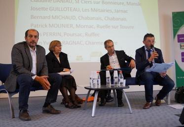 De gauche à droite : Patrick Mounier, secrétaire général de la FNSEA 16 ; Joëlle Michaud, trésorière ; Joël Limouzin, vice-président de la FNSEA ; Patrick Soury, président.