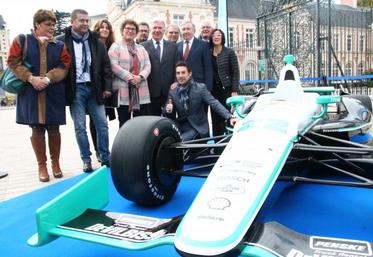 «C’est une certaine fierté de pouvoir montrer le drapeau français, et de porter haut les couleurs de la Vienne aux États-Unis», confie Simon Pagenaud.