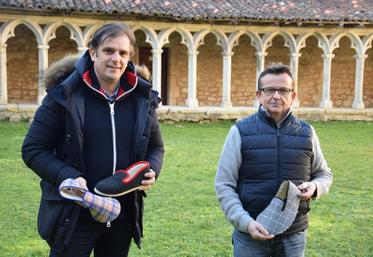 Olivier Rondinaud, Michel Violleau et 14 anciens salariés vont relancer la charentaise Made in Charente.