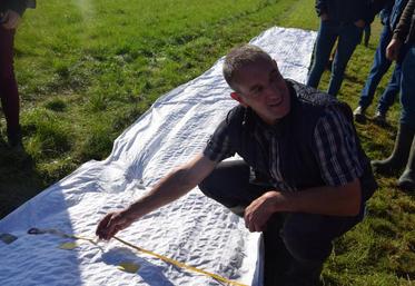 Christian Daniau, lors d’essais menés par la Chambre d’agriculture.