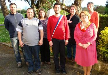 L’équipe municipale est composée de Franck Charpentier 
(1er adjoint), Anthony Enard, Sandrine Lory, Geoffroy Dudouit (maire), Sandra Mauguin, Gisèle Fuhri (2e adjointe), Marie-Hélène Dudouit.