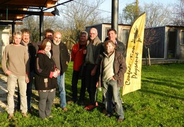 La Confédération Paysanne veut la reconnaissance du droit au revenu des paysans par une loi.