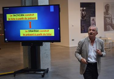 Le général Vincent Desportes est intervenu en tant que grand témoin de cette journée de l’économie Nouvelle-Aquitaine, pour parler de sa spécialité, la stratégie 