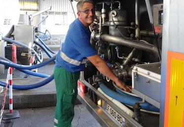 Richard Pollet, collecteur de lait chez Terra Lacta