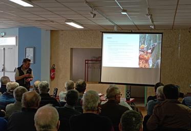 François Rodriguez, technicien de la FDC17, a présenté cette formation sur la sécurité « obligatoire et voulue par la fédération nationale ».