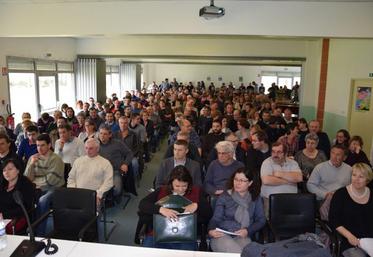 Salle comble à la chambre d’agriculture d’Angoulême le 4 avril pour la première réunion PAC d’une série de quatre.v